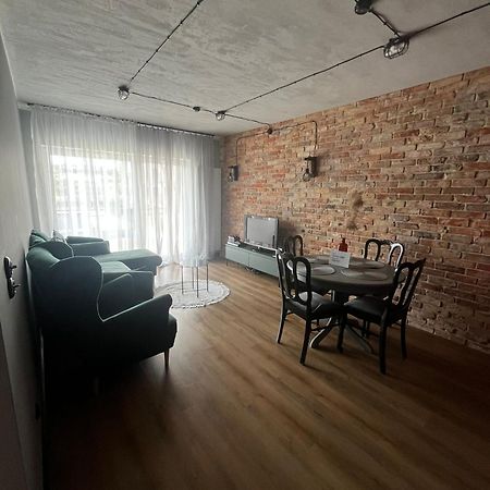 Apartament Z Widokiem Na Stadion Styl Industrialny Jedyny Taki Check In 24 H Poznań Esterno foto