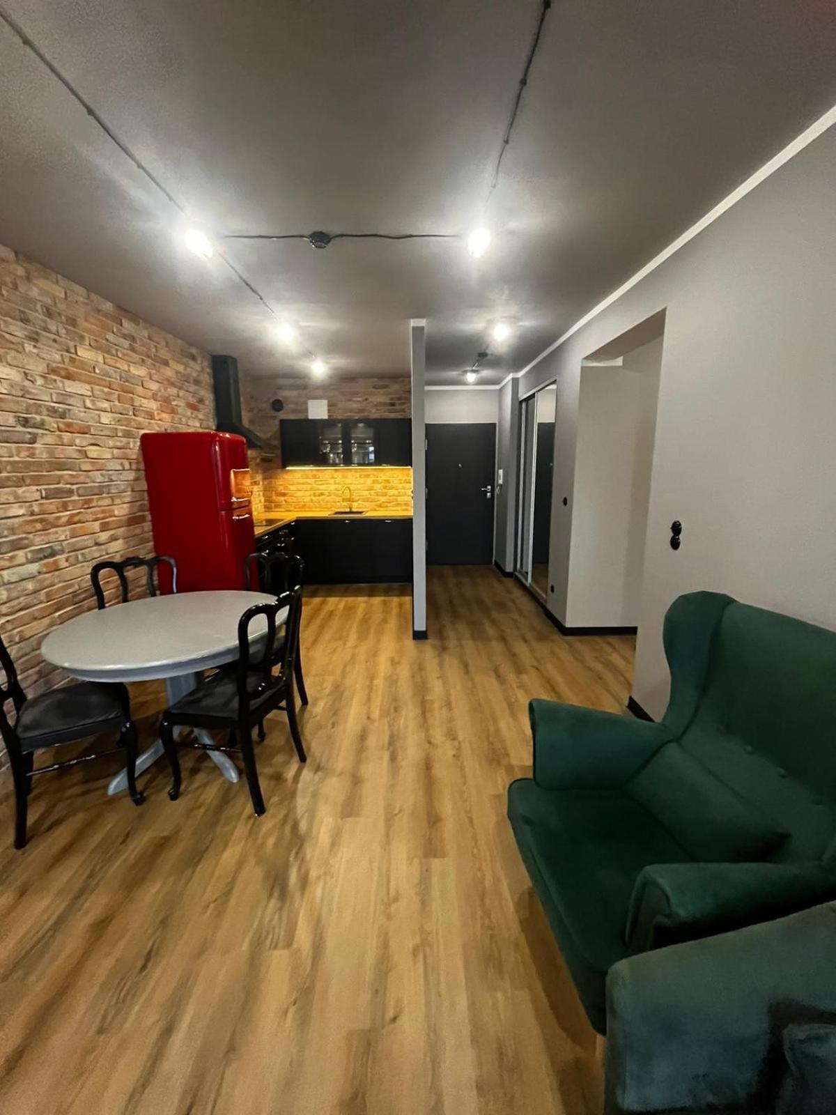 Apartament Z Widokiem Na Stadion Styl Industrialny Jedyny Taki Check In 24 H Poznań Esterno foto