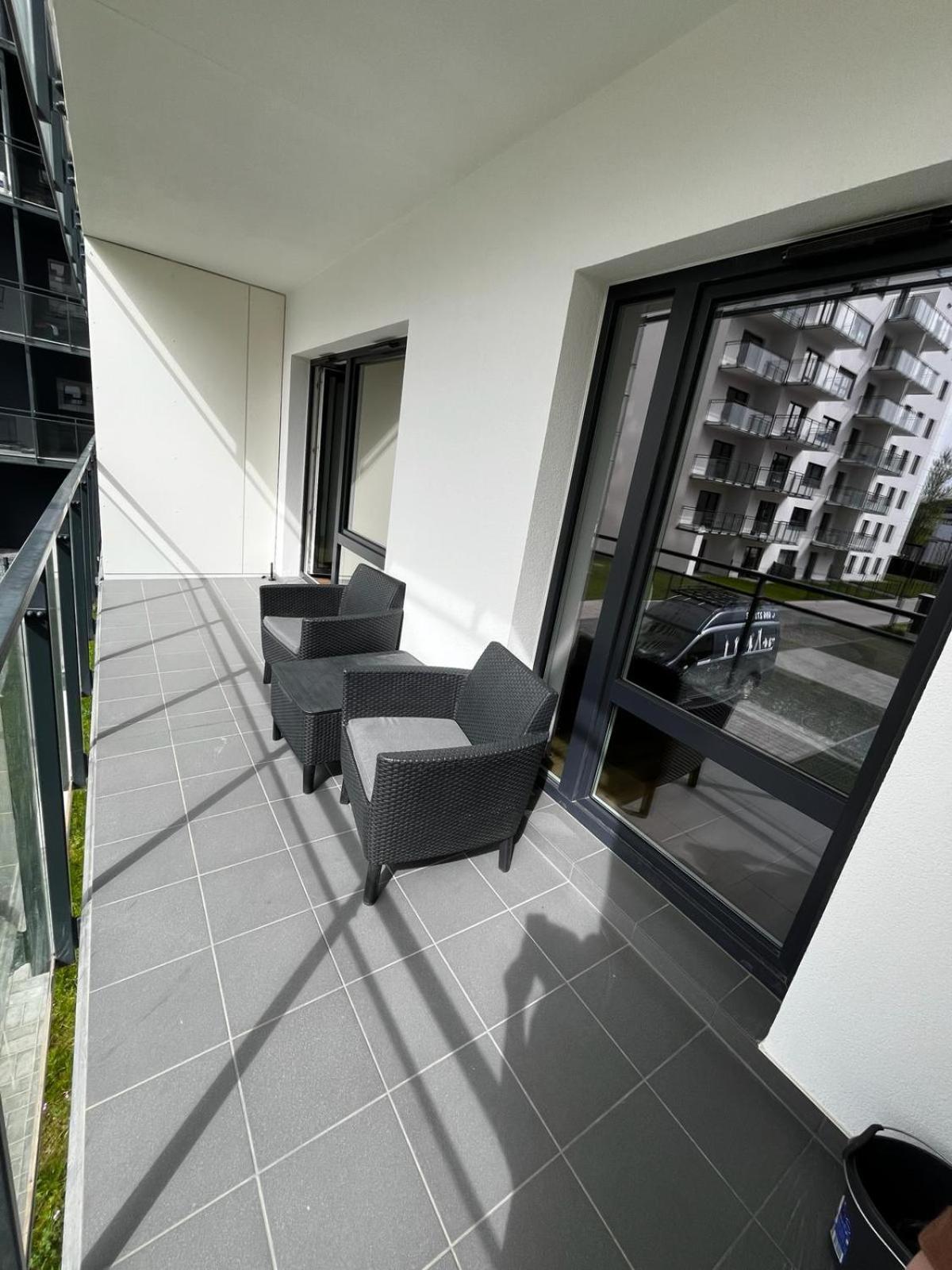 Apartament Z Widokiem Na Stadion Styl Industrialny Jedyny Taki Check In 24 H Poznań Esterno foto