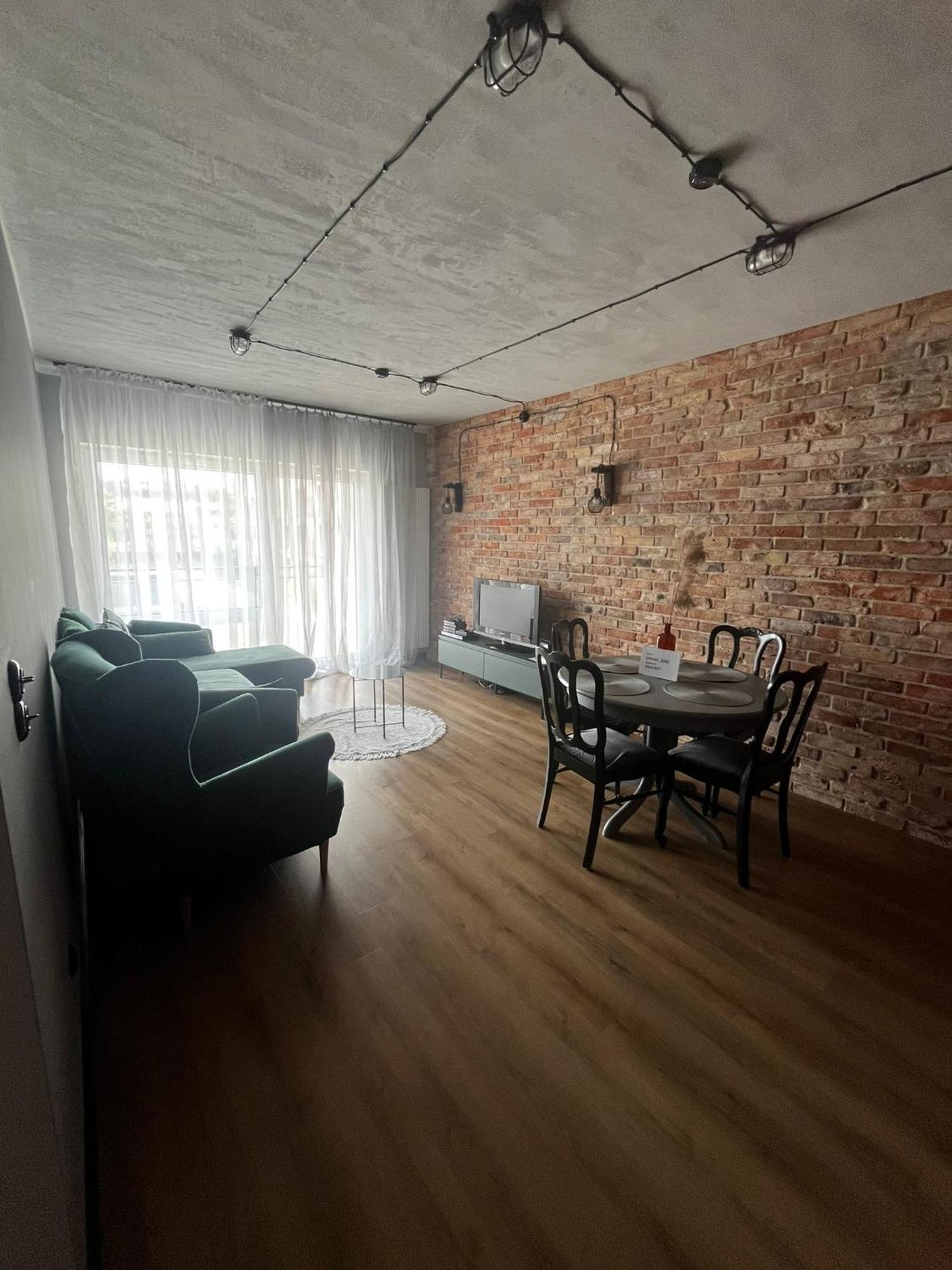 Apartament Z Widokiem Na Stadion Styl Industrialny Jedyny Taki Check In 24 H Poznań Esterno foto